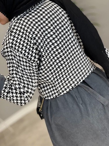 1735-کت و سارافون آیدان